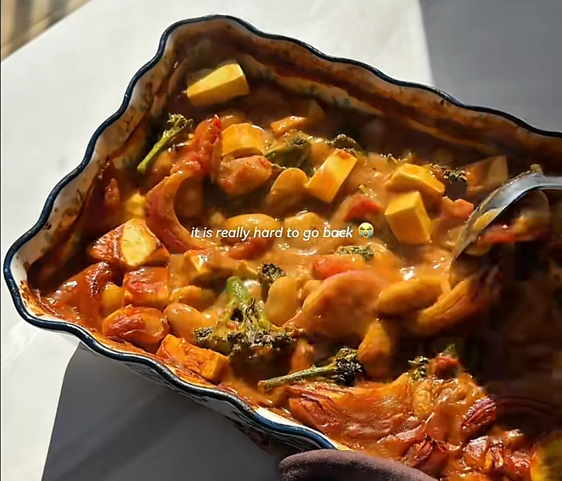 MADRAS PANEER & BUTTERBEAN TRAYBAKE